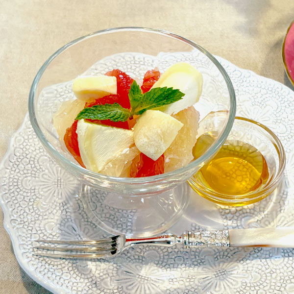 シェーヴルチーズとグレープフルーツの爽やかデザート